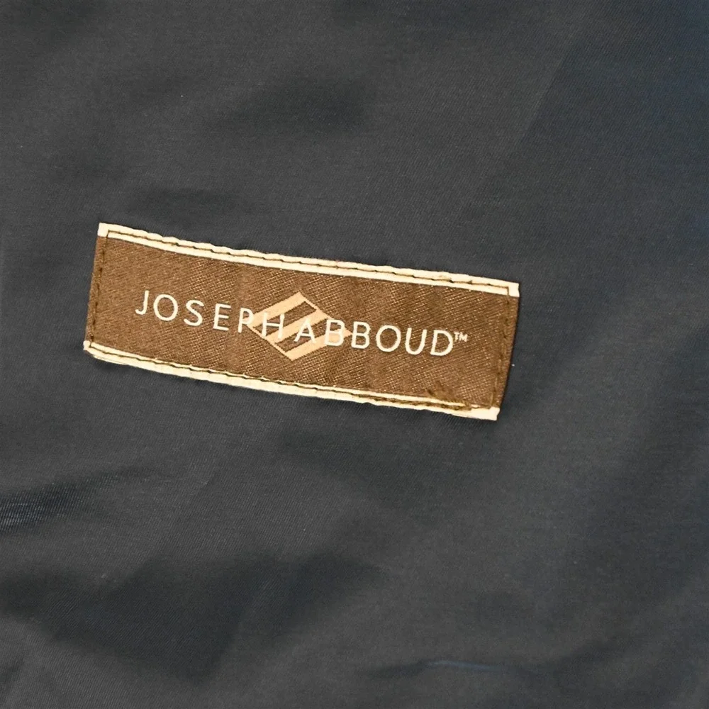 Joseph Abboud vented shoulders photos